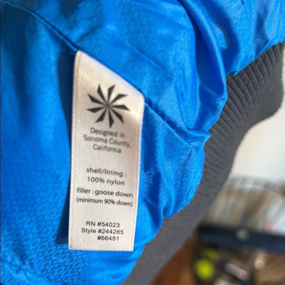 Athleta Dobby Goose Down jacket - Picture 6 of 6